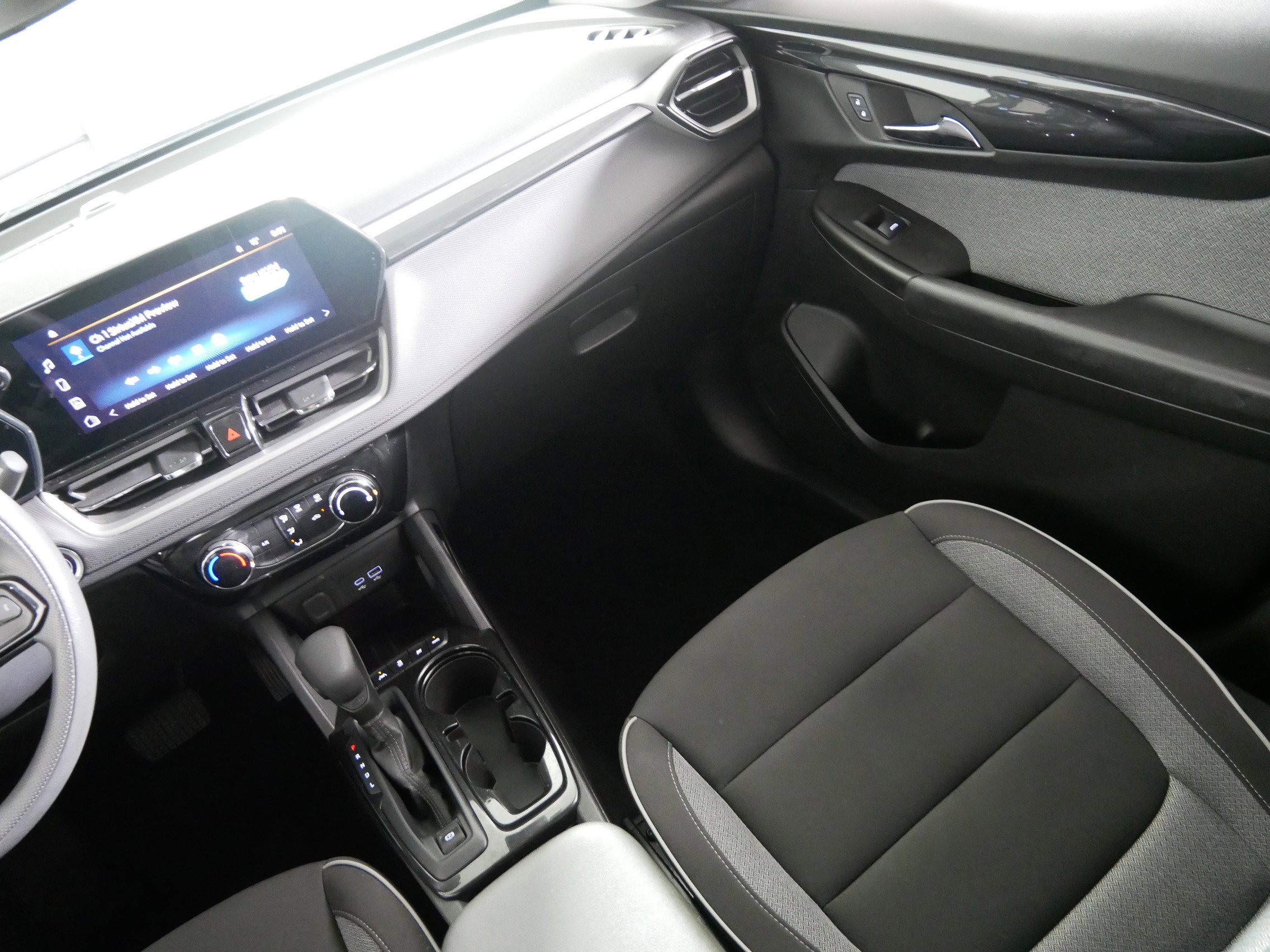 Used 2025 Chevrolet TrailBlazer LT image 11