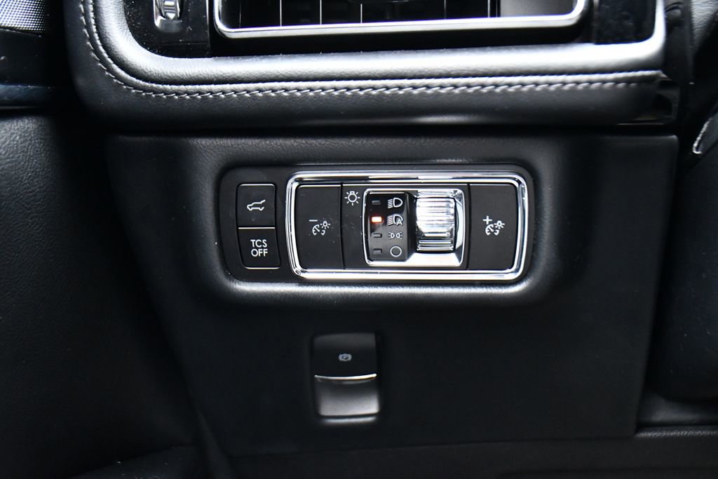 Used 2023 Lincoln Nautilus Reserve image 29