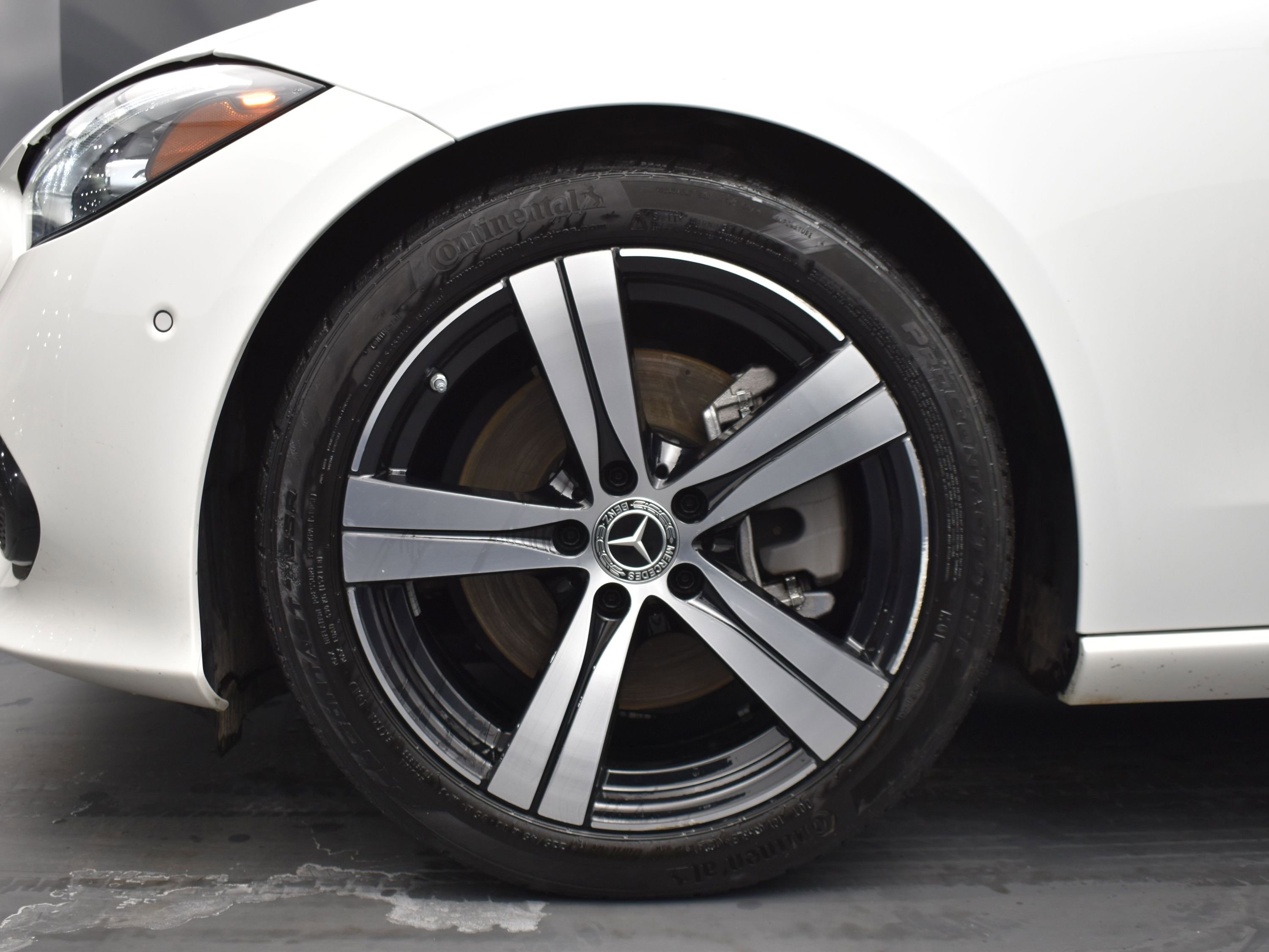 Used 2025 Mercedes-Benz C 300 4MATIC Sedan image 5