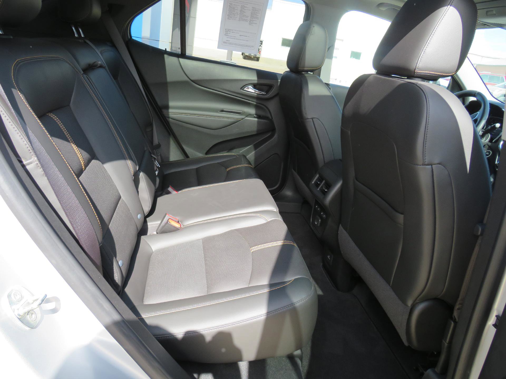 Used 2022 Chevrolet Equinox Premier image 13