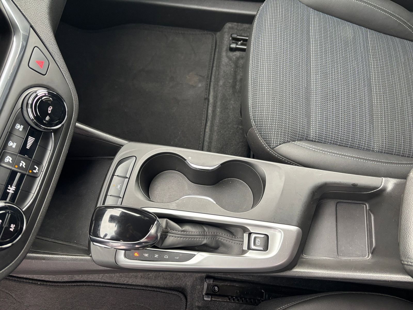 Used 2025 Buick Envista Preferred image 41