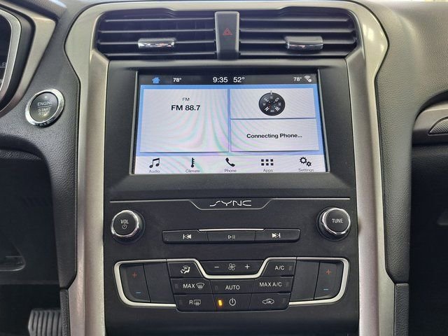 Used 2019 Ford Fusion SE image 15