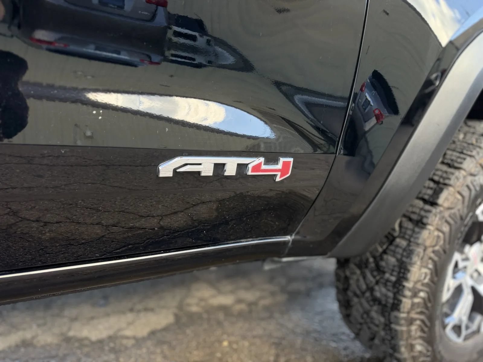 Used 2024 GMC Canyon AT4 AWD/4WD image 36