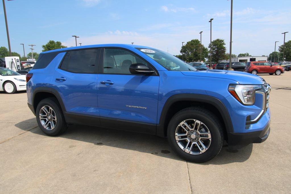 Used 2026 GMC Terrain Elevation FWD image 3