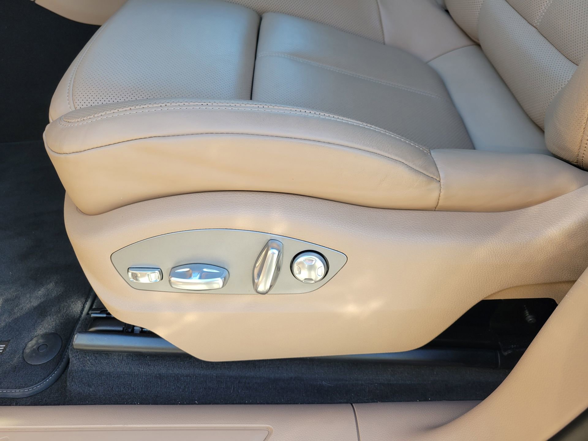 Used 2026 Porsche Macan image 26