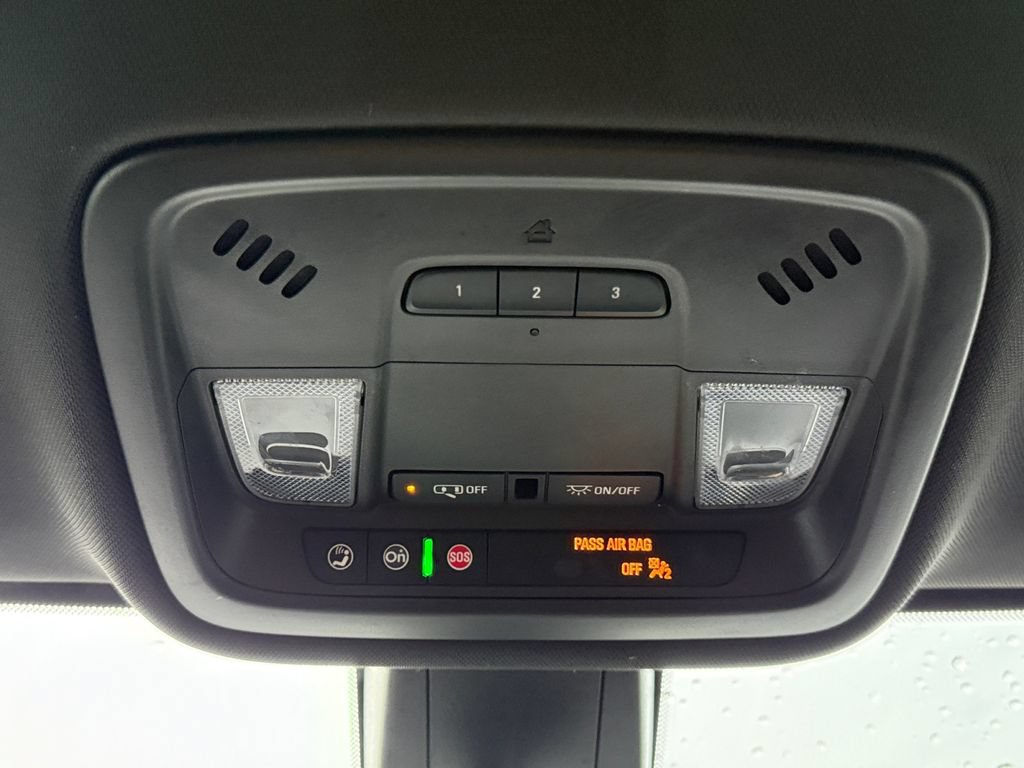 Used 2023 Chevrolet Traverse LT FWD image 18
