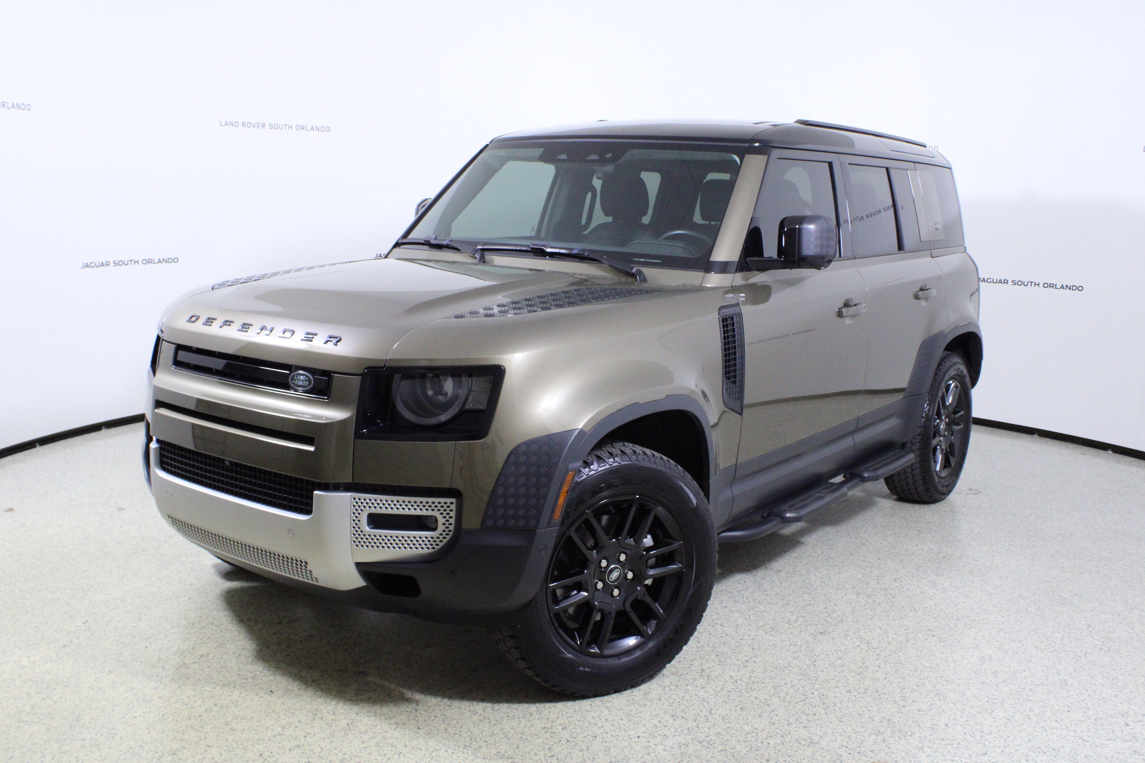 Used 2024 Land Rover Defender 110 S image 1