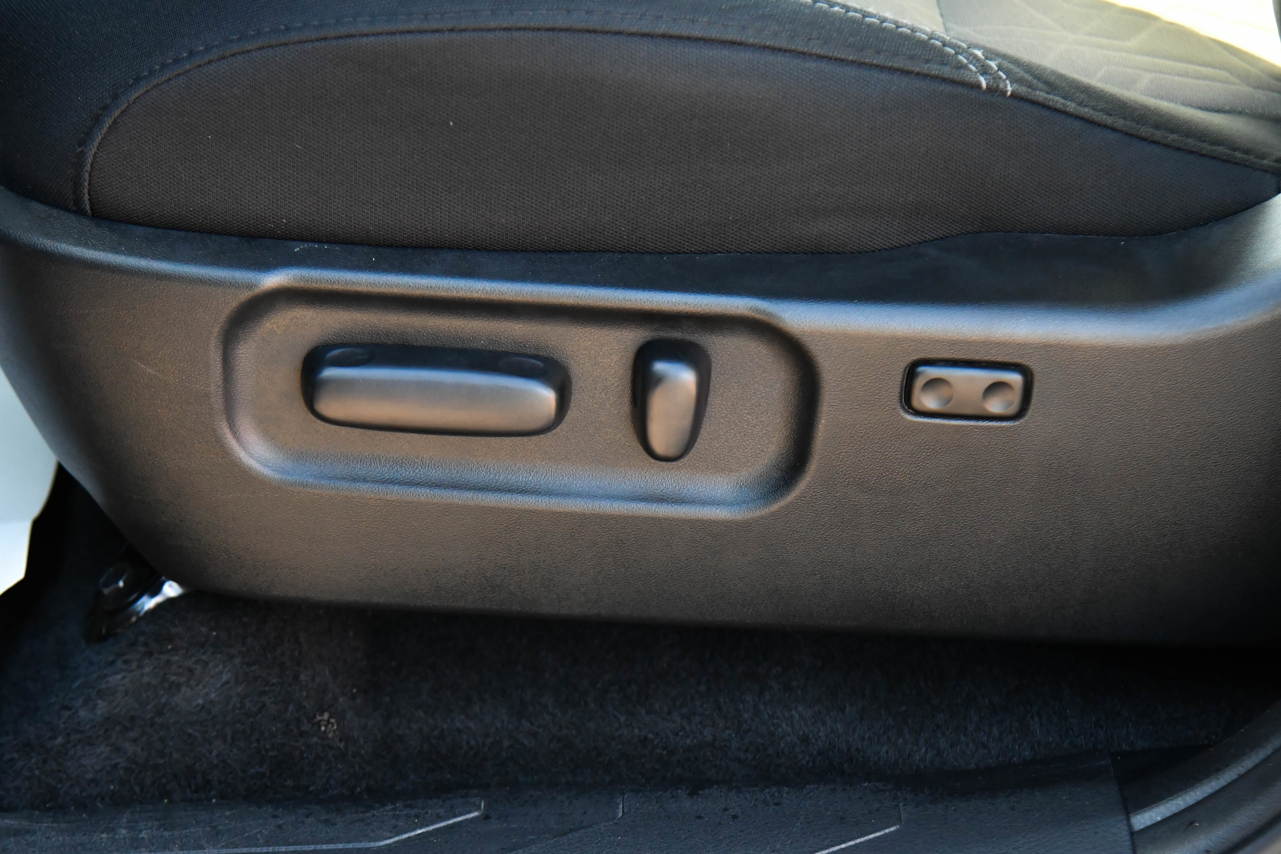 Used 2023 Toyota Tacoma TRD Off-Road w/ Technology Package image 17