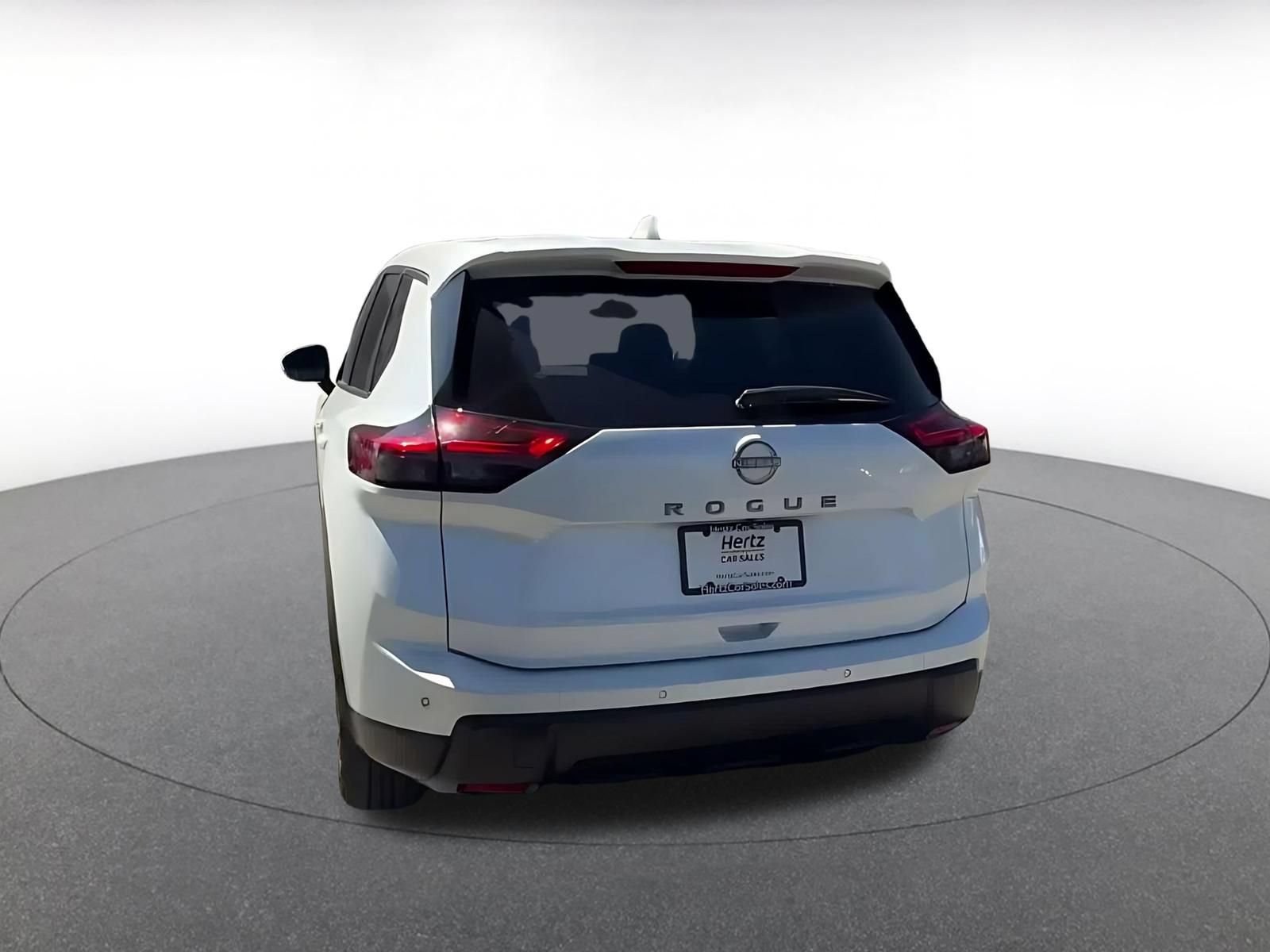 Used 2025 Nissan Rogue SV FWD image 9