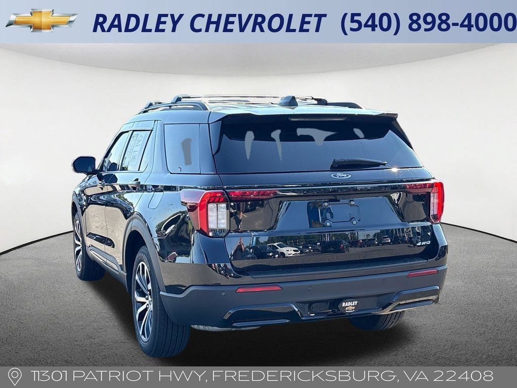Used 2025 Ford Explorer ST-Line AWD/4WD image 18