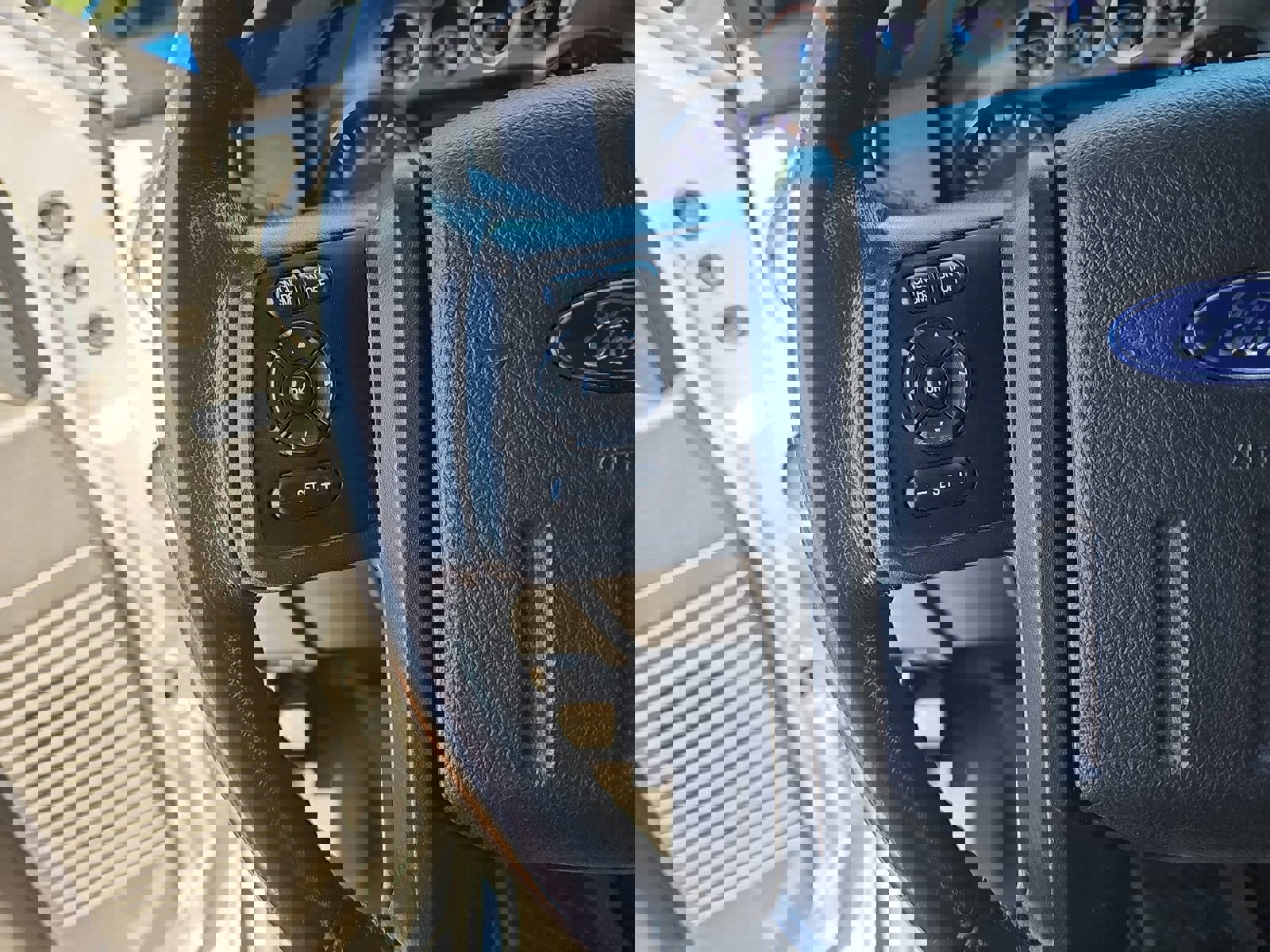 Used 2015 Ford F250 Lariat w/ Chrome Package image 16