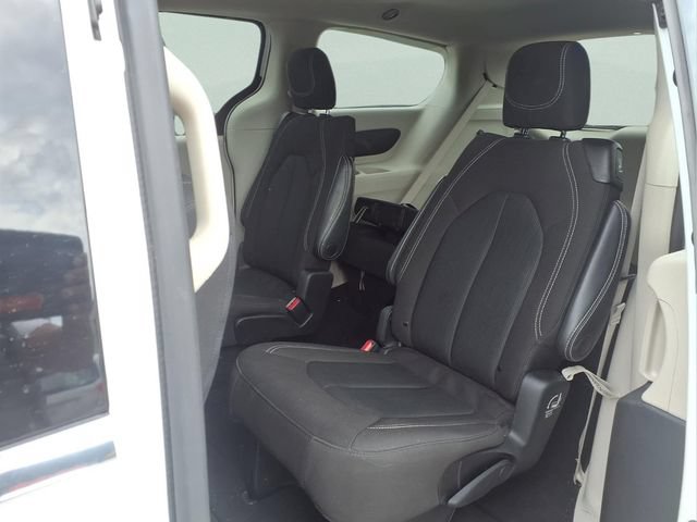 Used 2023 Chrysler Voyager LX FWD image 15