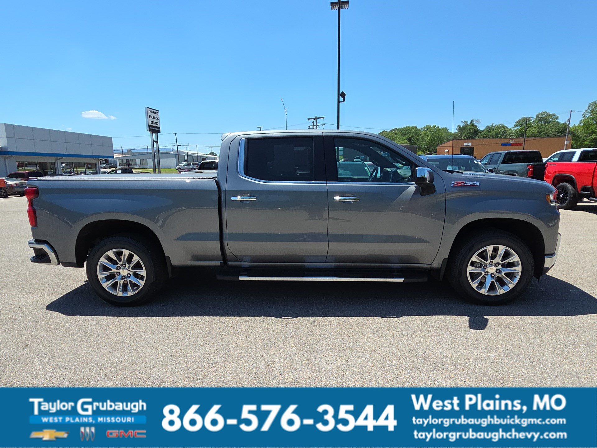 Used 2021 Chevrolet Silverado 1500 LTZ w/ Z71 Off-Road Package AWD/4WD image 11