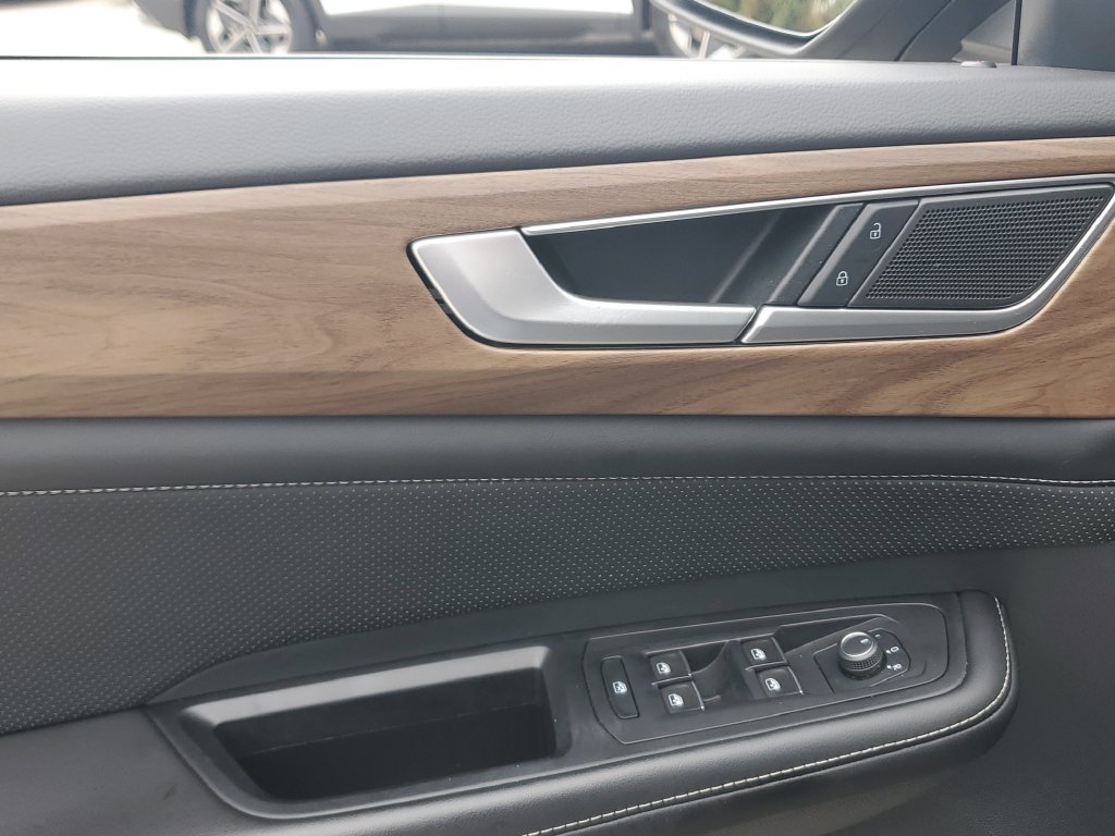 Certified 2024 Volkswagen Atlas SE FWD image 25