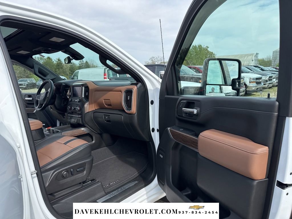 Used 2023 Chevrolet Silverado 3500 High Country w/ Z71 Off-Road Package image 27
