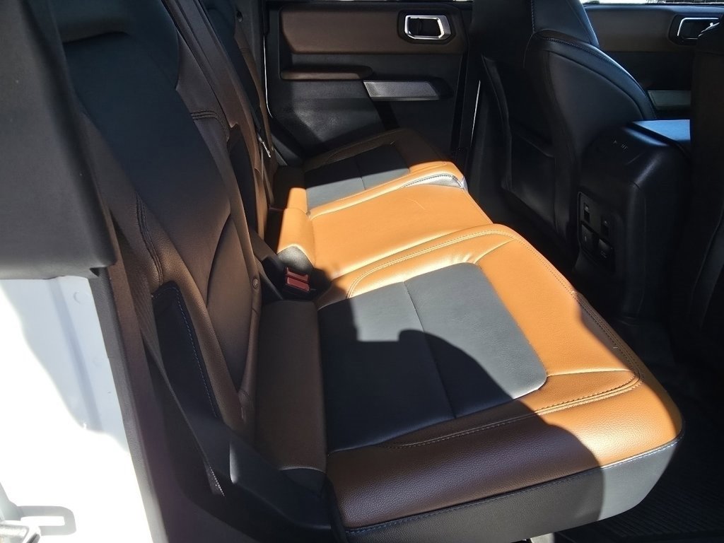 Used 2022 Ford Bronco Outer Banks image 18