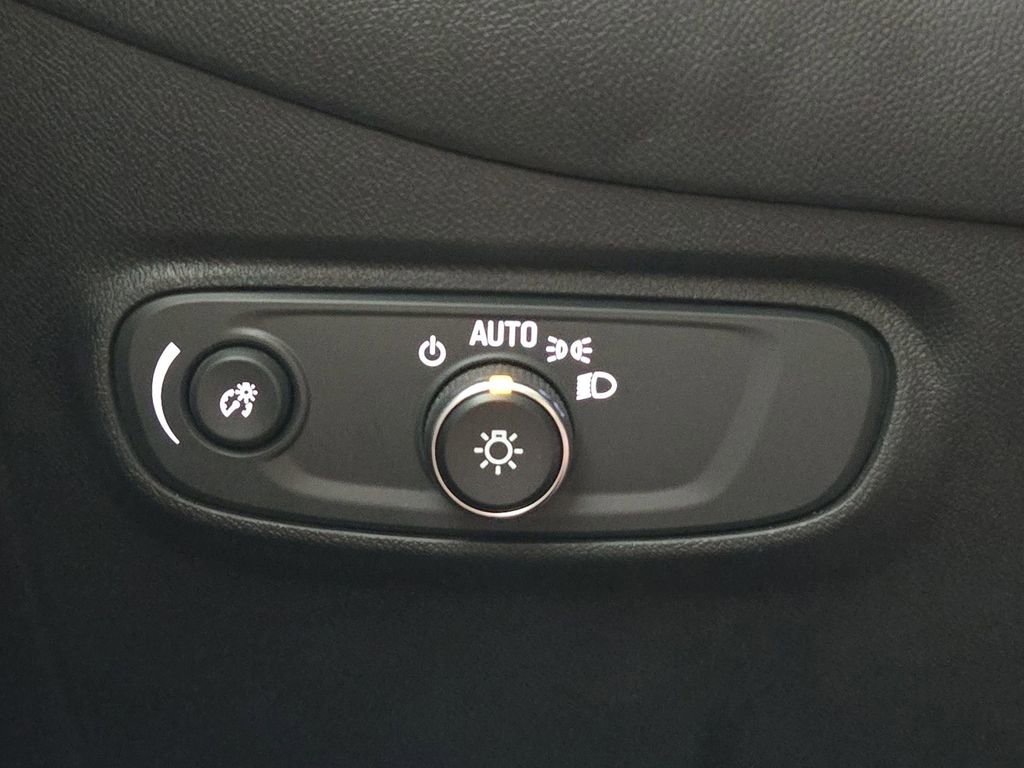 Used 2022 Chevrolet Equinox LT image 23