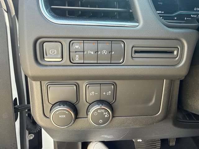 Used 2023 Chevrolet Suburban Premier RWD image 16