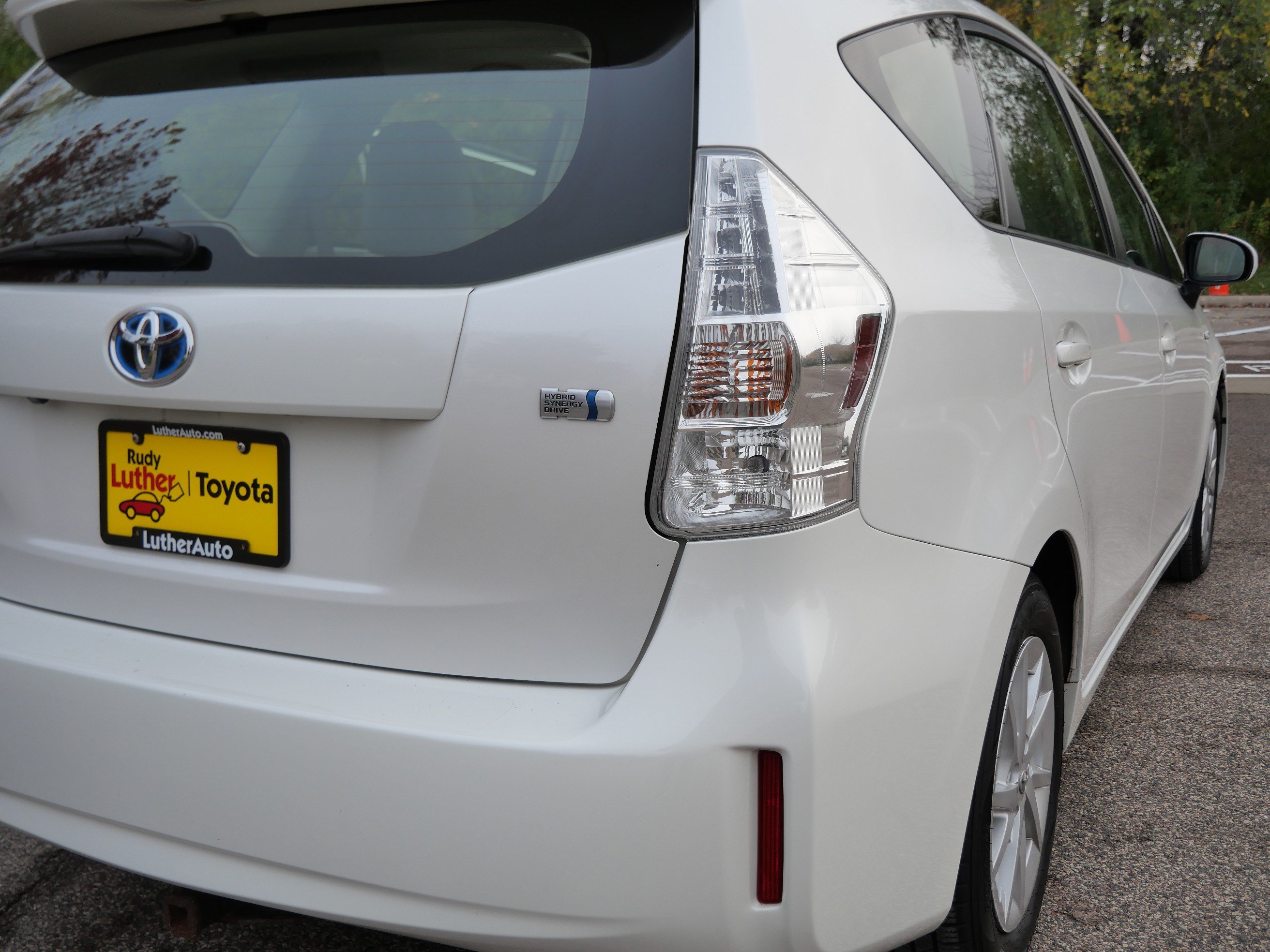 Used 2014 Toyota Prius V Three FWD image 17