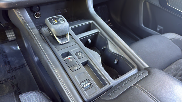 Used 2023 Nissan Pathfinder S FWD image 23