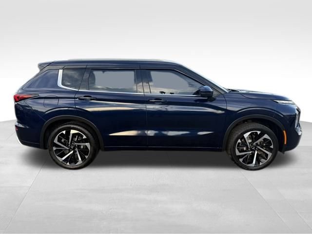 Used 2022 Mitsubishi Outlander SEL image 4