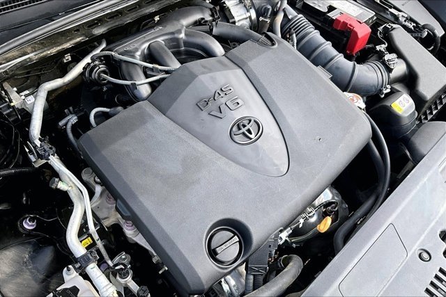 Used 2021 Toyota Avalon XLE FWD image 30
