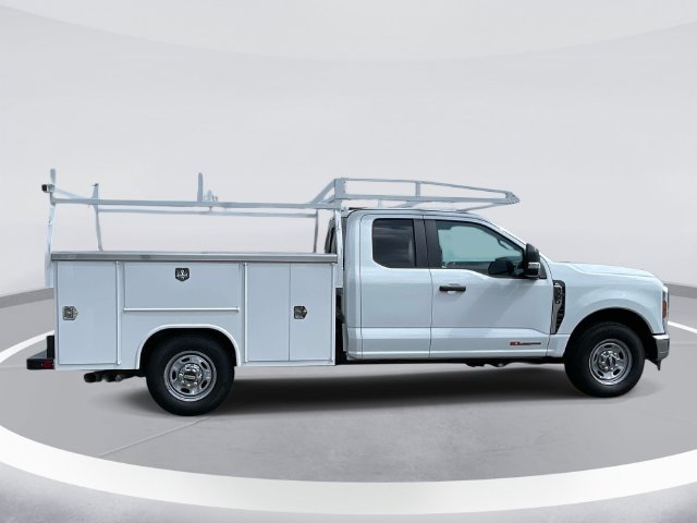 New 2026 Ford F350 XL w/ XL Chrome Package RWD image 3