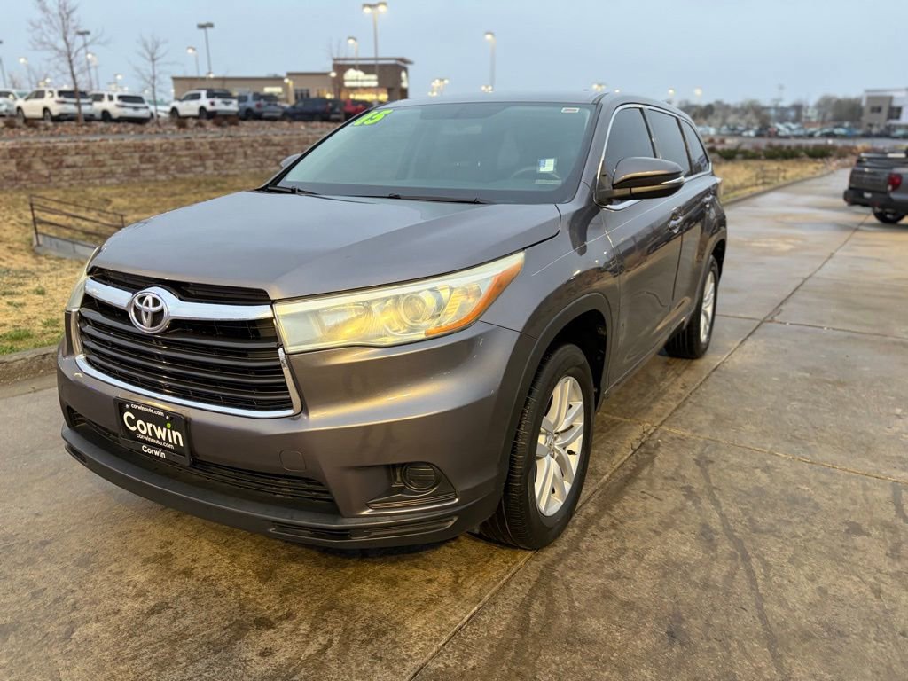 Used 2015 Toyota Highlander LE image 5