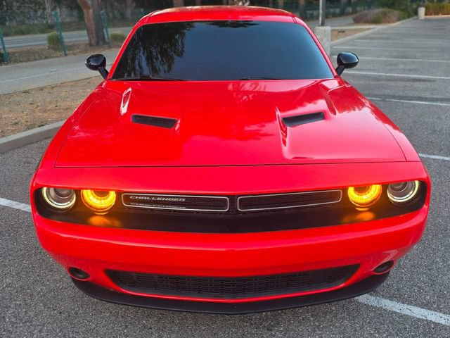 Used 2016 Dodge Challenger SXT w/ Driver Convenience Group RWD image 10