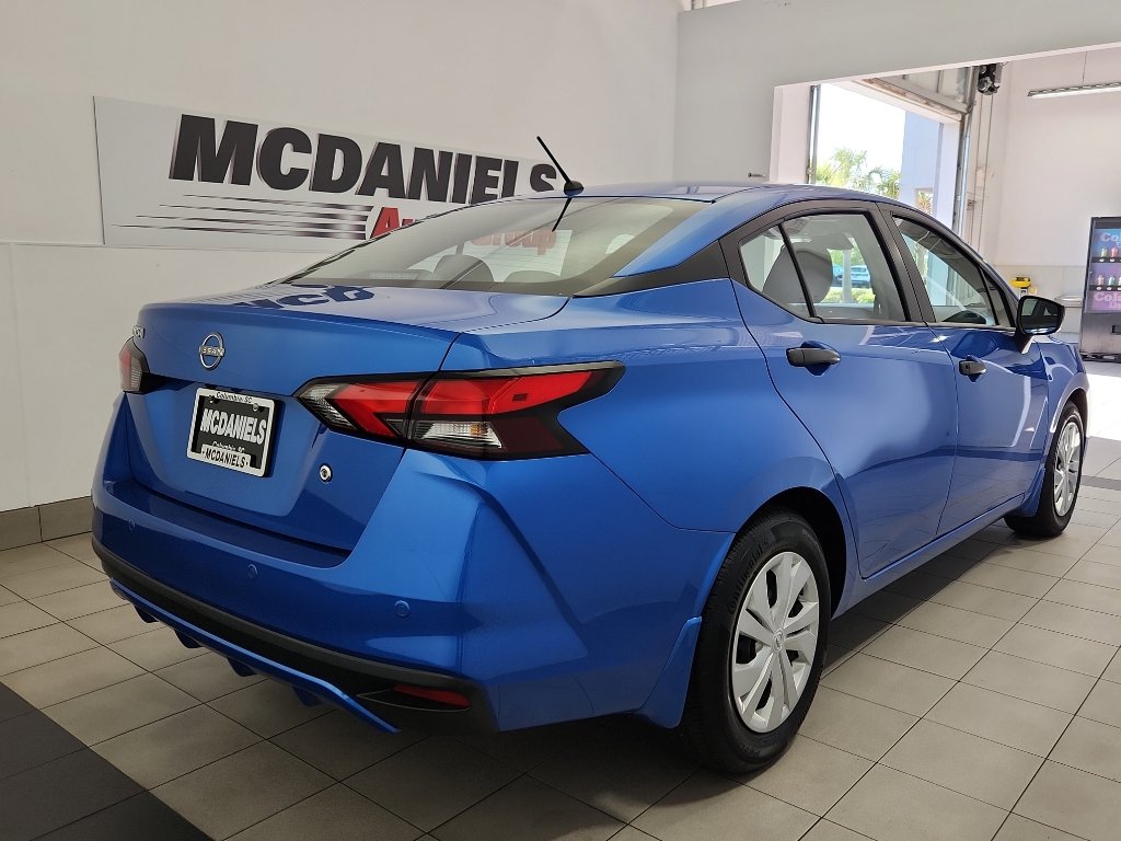 Used 2023 Nissan Versa S w/ Trunk Package image 4