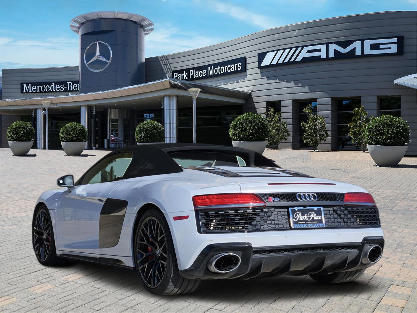 Used 2020 Audi R8 V10 w/ Carbon Exterior Package image 4