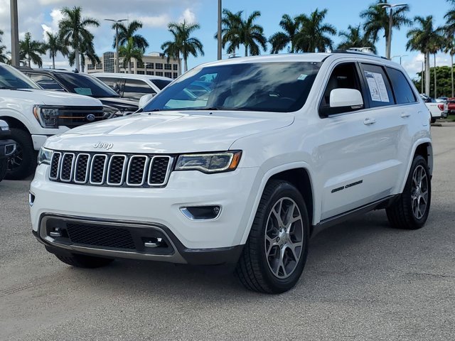 Used 2018 Jeep Grand Cherokee Limited image 3