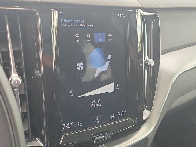 Used 2019 Volvo XC60 T6 Momentum w/ Multimedia Package image 33