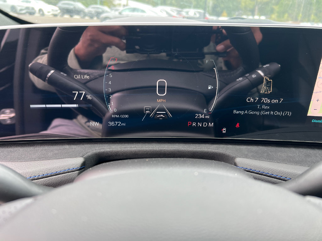 Used 2025 Cadillac XT4 Sport FWD image 31