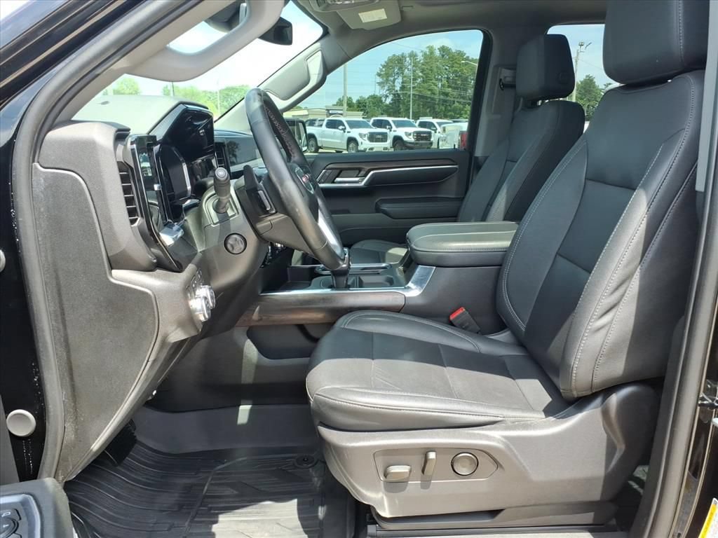 Used 2024 GMC Sierra 1500 SLT w/ SLT Premium Package AWD/4WD image 17
