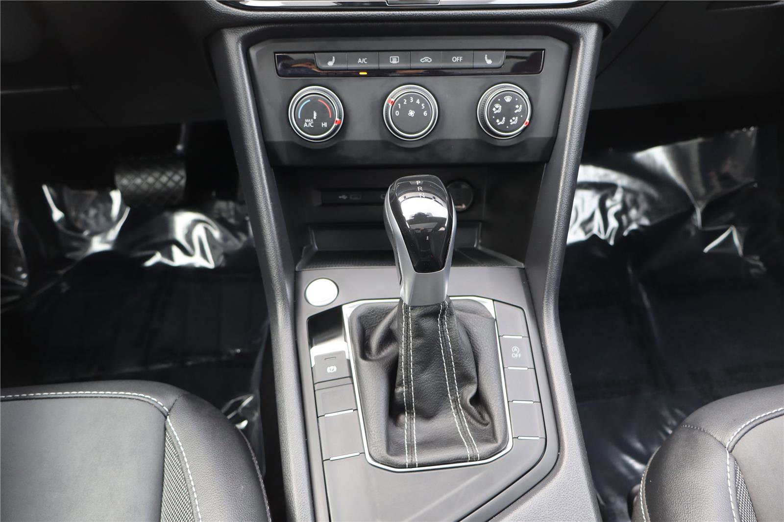 Certified 2022 Volkswagen Taos SE image 21