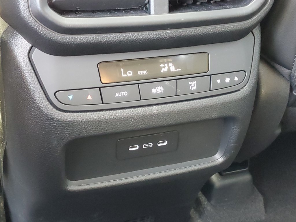 Certified 2025 Honda Pilot Touring image 16