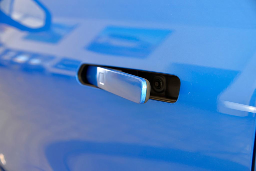 Used 2025 Chevrolet Equinox EV LT w/ Convenience Package II image 13