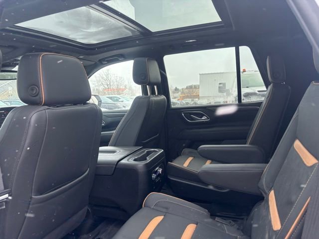 Used 2024 GMC Yukon AT4 w/ Technology Package image 8