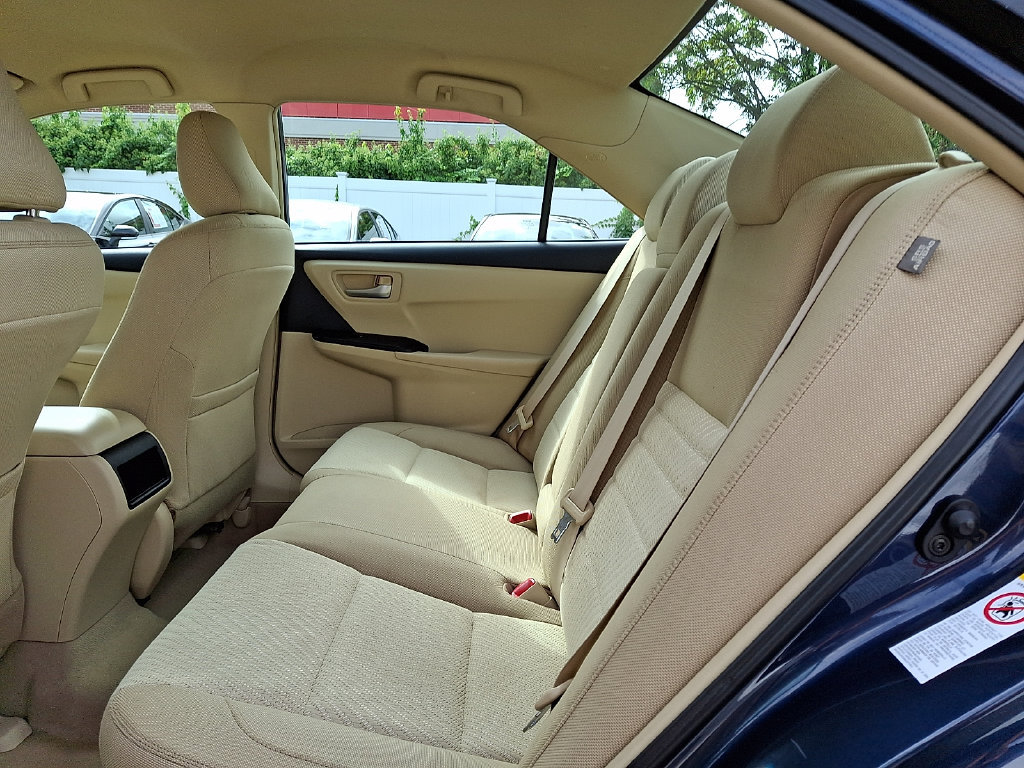 Used 2015 Toyota Camry LE FWD image 10