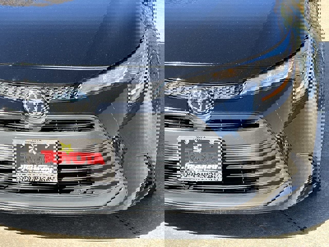 Used 2024 Toyota Corolla LE image 8