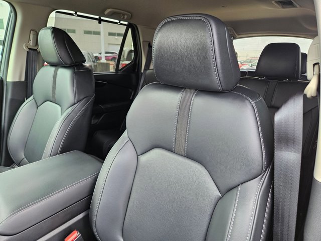Used 2025 Honda Pilot EX-L image 11