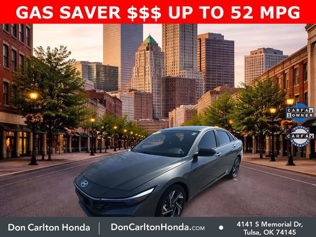 Used 2025 Hyundai Elantra SEL FWD image 3