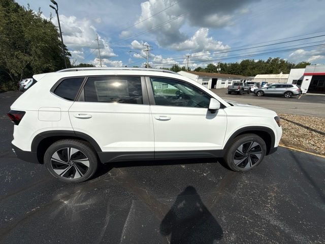 New 2026 Volkswagen Taos SE AWD/4WD image 11