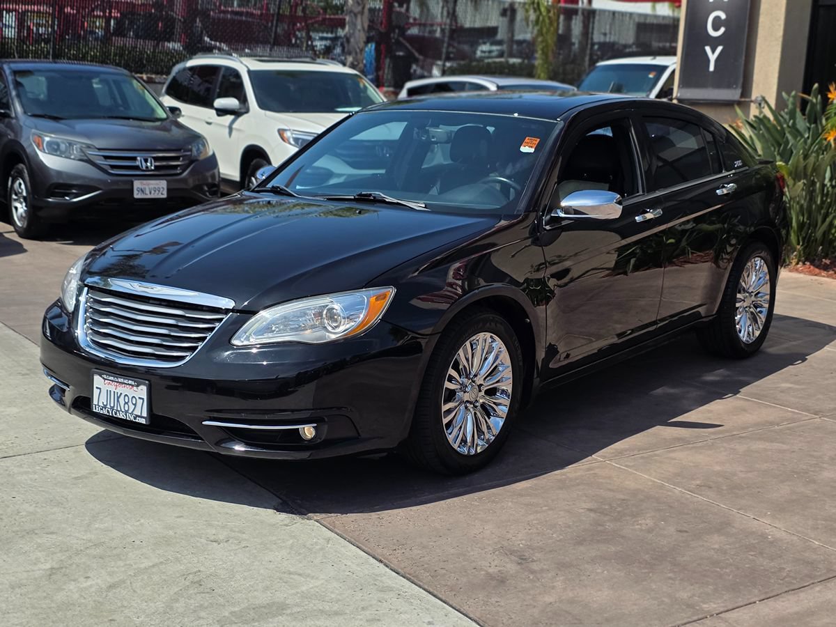 Used 2012 Chrysler 200 Limited FWD image 5
