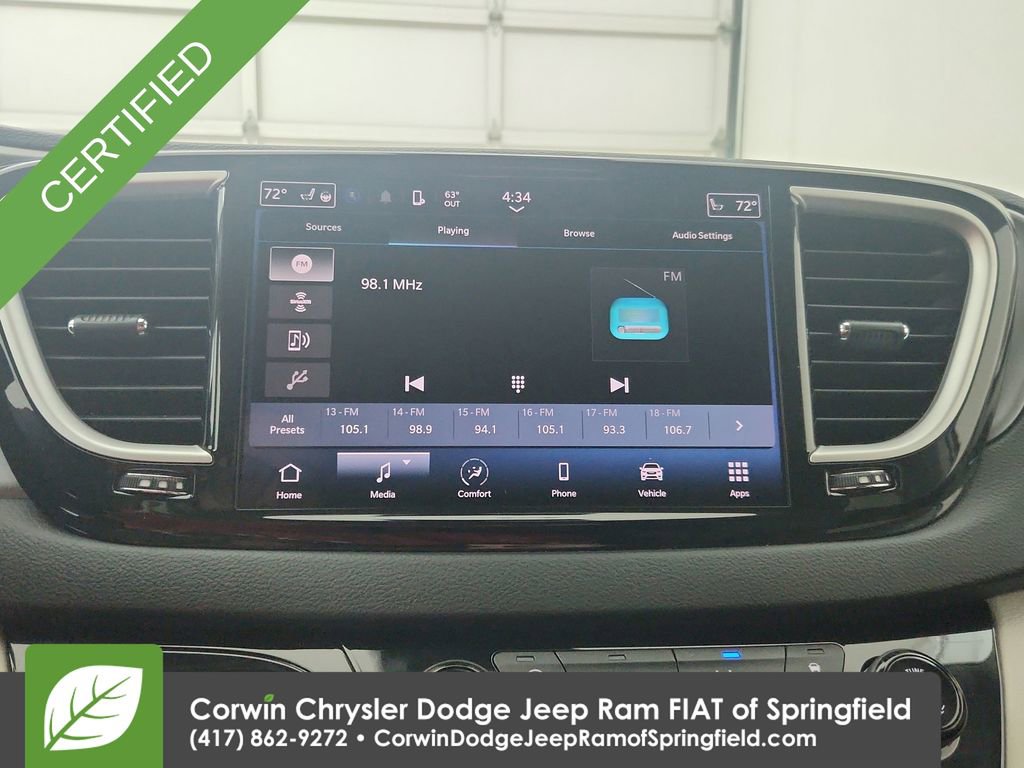 Certified 2023 Chrysler Pacifica Touring-L image 24