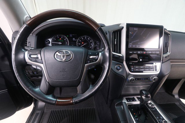 Used 2016 Toyota Land Cruiser AWD/4WD image 25