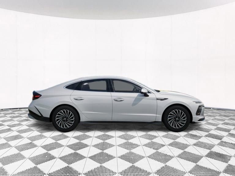 Certified 2025 Hyundai Sonata SEL image 9