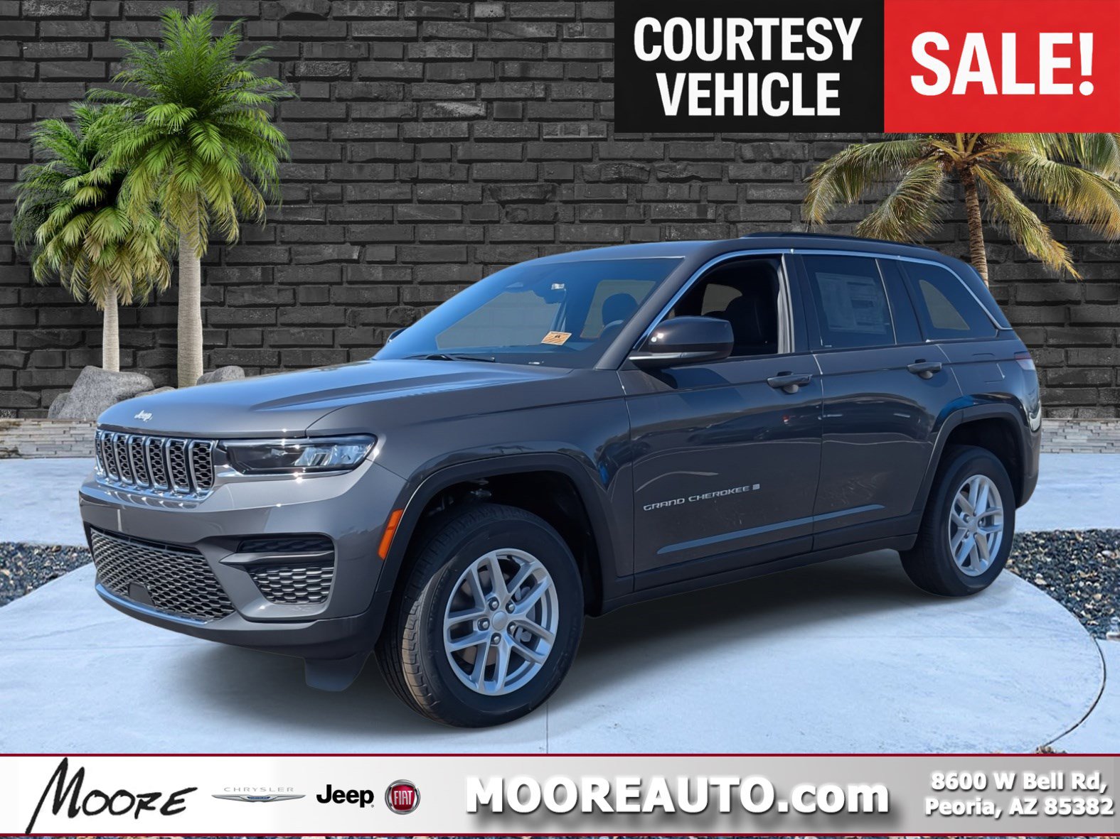 Used 2025 Jeep Grand Cherokee Laredo X w/ Luxury Tech Group I AWD/4WD image 1