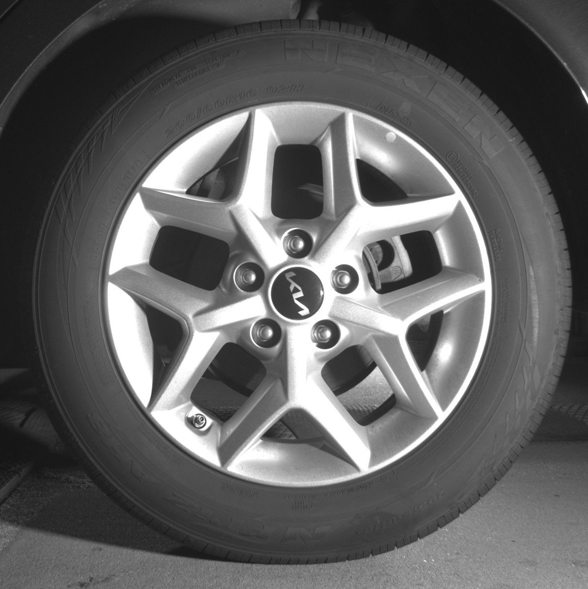 Used 2025 Kia Soul LX w/ LX Technology Package FWD image 14